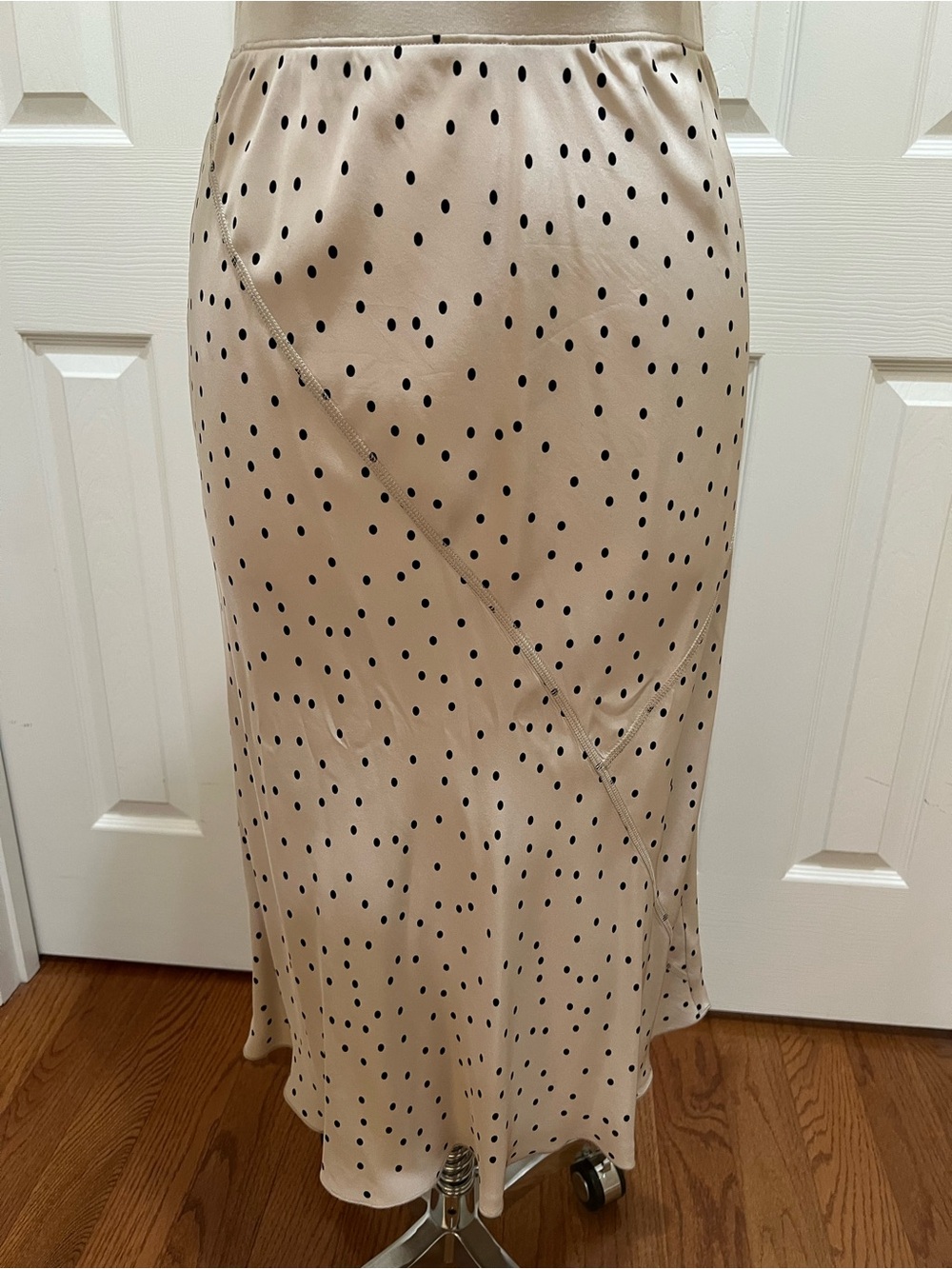 ATM Women’s Polka Dot Silk Skirt (Size small 4 to 6)